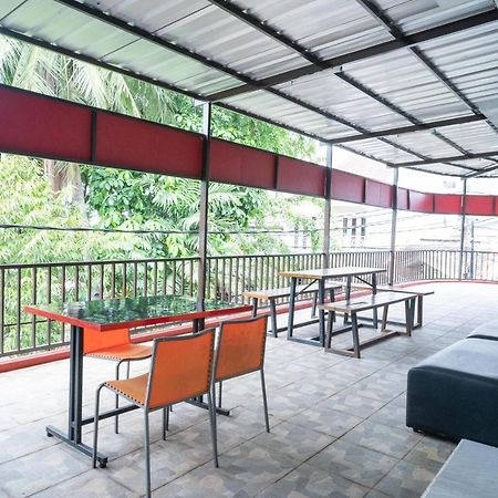 Reddoorz Plus Near Itc Cempaka Mas 2 Giacarta Esterno foto