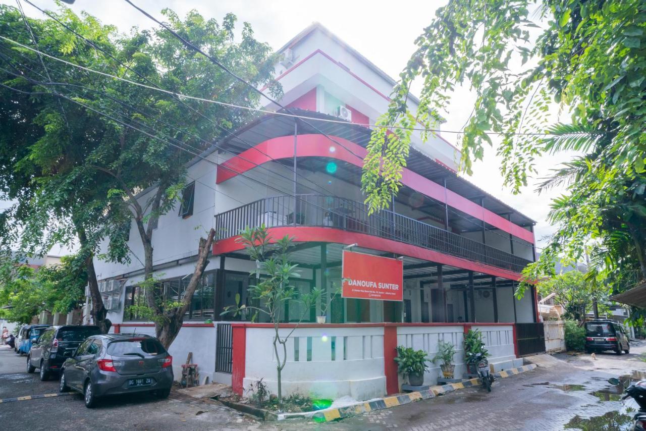 Reddoorz Plus Near Itc Cempaka Mas 2 Giacarta Esterno foto