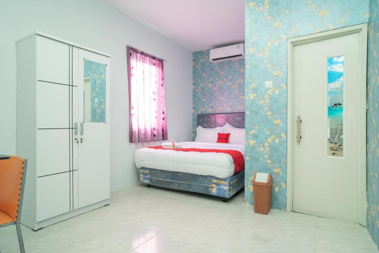 Reddoorz Plus Near Itc Cempaka Mas 2 Giacarta Esterno foto