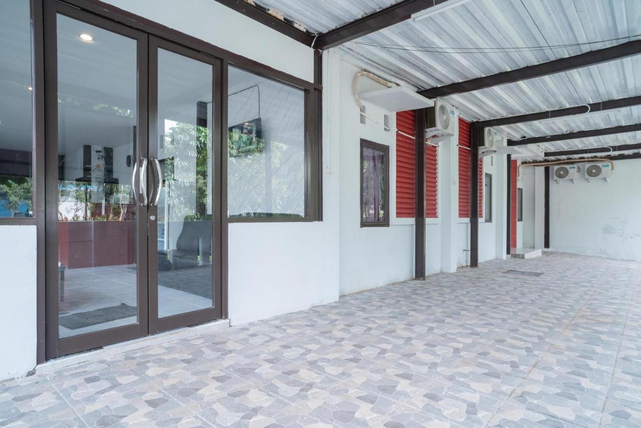 Reddoorz Plus Near Itc Cempaka Mas 2 Giacarta Esterno foto